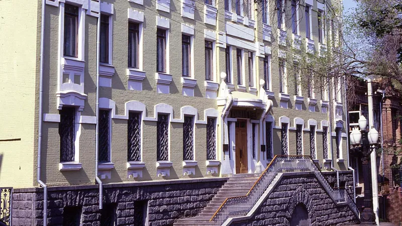 Дніпровський художній музей