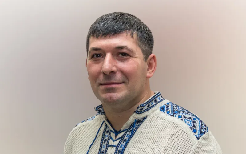 Олександр Опарій